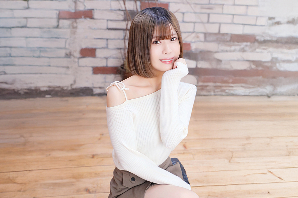 年間広告費は12億円。